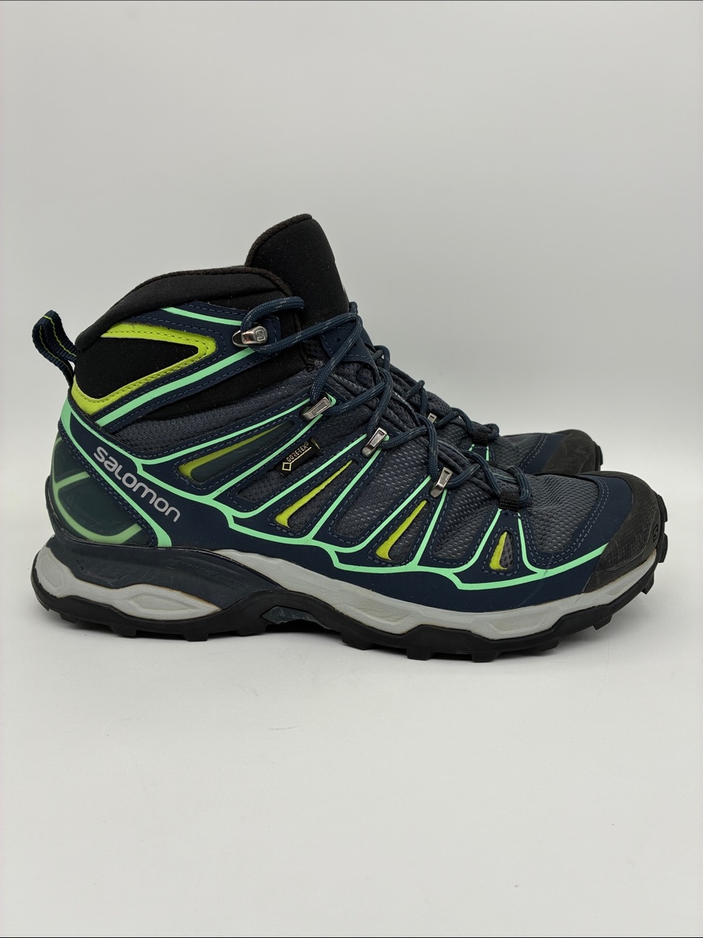 Salomon X Ultra 3 GTX (Gore-Tex) Waterproof Women’s MID Hiking Shoes   Size:  10